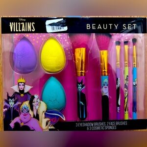 Disney Villains Beauty Set with Brushes and Sponges